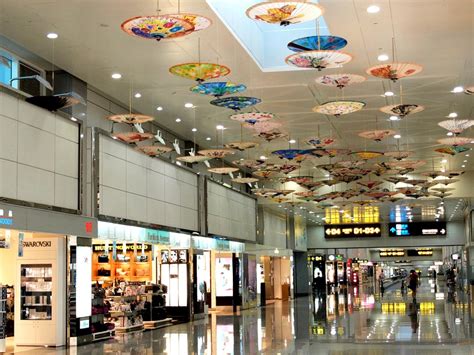 shops in taipei airport.